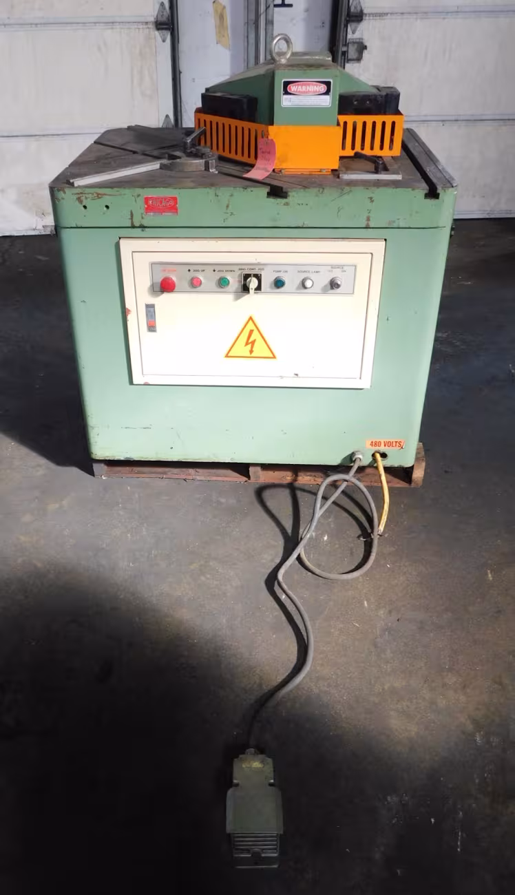 13588CHI328098